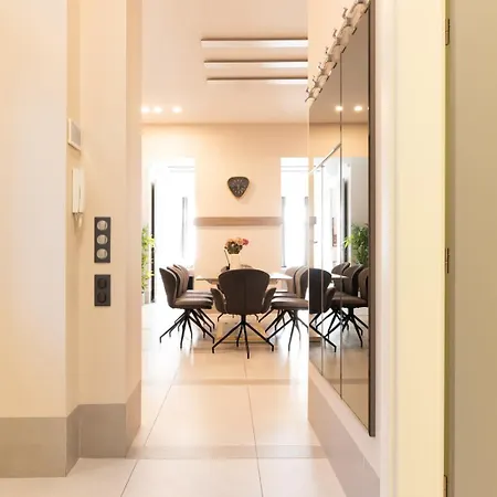 Luxurious Grand Deco On The St Stephen Road Apartment Budapest