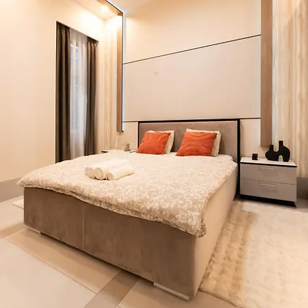 Apartment Luxurious Grand Deco On The St Stephen Road Budapest