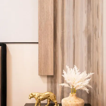 Luxurious Grand Deco On The St Stephen Road Apartment Budapest