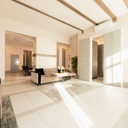 Luxurious Grand Deco On The St Stephen Road * Budapest